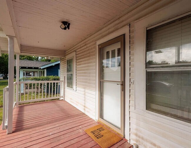 Foto del edificio - $895 - 2 bedroom / 1 bathroom - Single Fam...