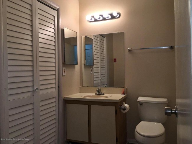 Building Photo - 602 Bromelia Ct