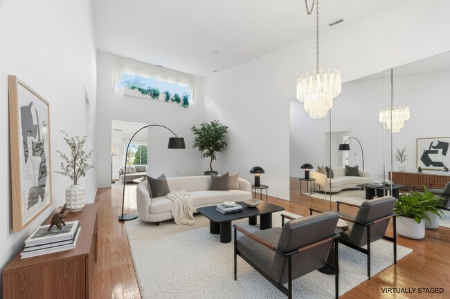 Foto del edificio - 763 Spring Lake Dr