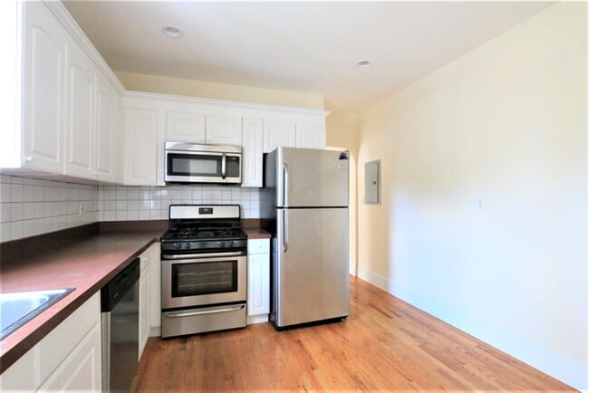 Building Photo - 41 Ossipee Rd