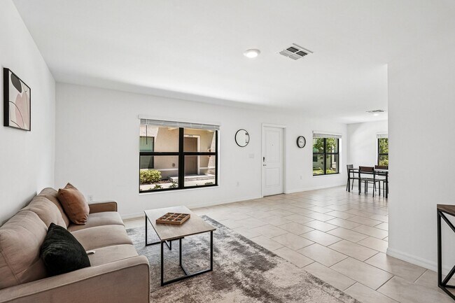 Foto del edificio - Love Where You Live—for Less. New Lower Rates + Two Months FREE!