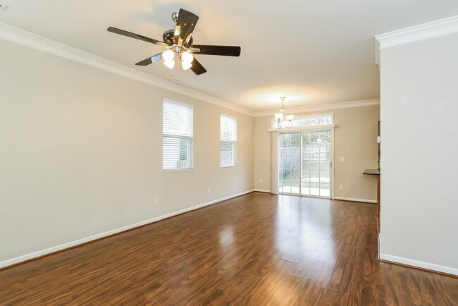 Foto del edificio - 125 Depot Ridge Rd