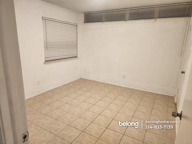 Foto del edificio - 5640 Harvest Hill Rd