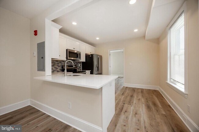 Foto del edificio - 325 W Barnard St