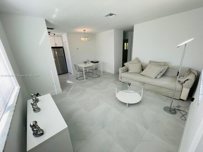 Foto del edificio - 1515 NE 110th St