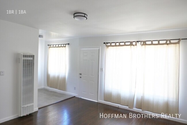 Building Photo - 3005 Normandie Ave