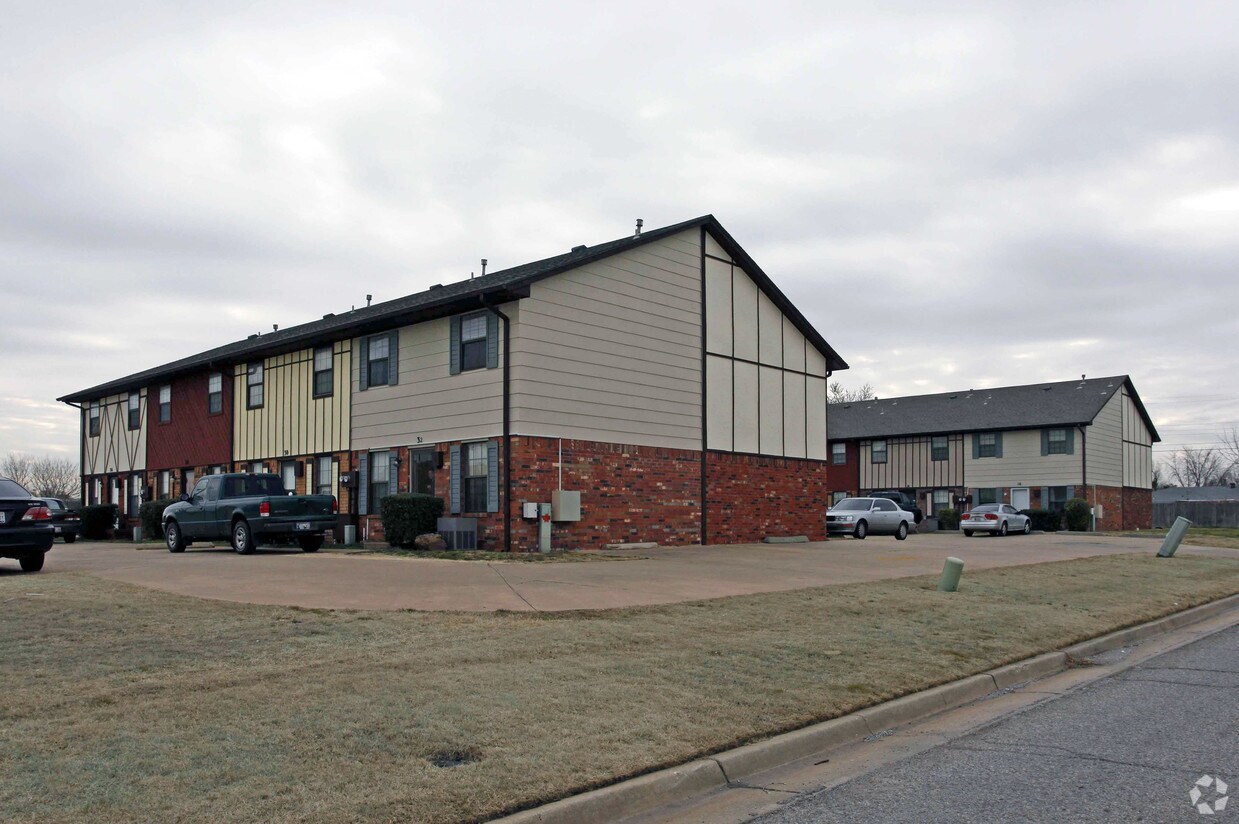 Building Photo - Walnut Place Townhomes