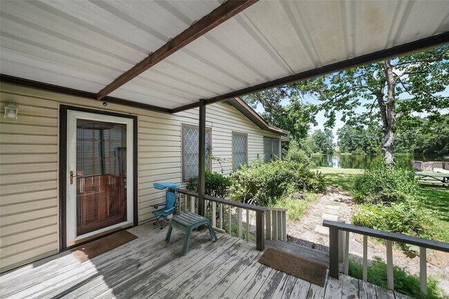 Foto del edificio - 18121 Atkinson Ln