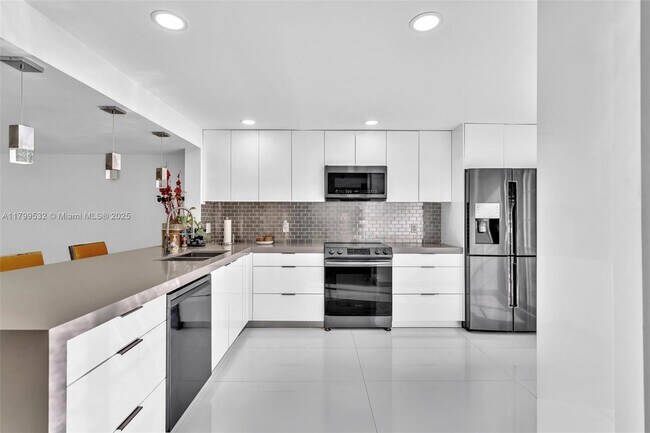Foto del edificio - 823 NE 26th Ave