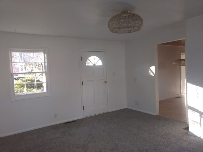 Photo - 2 BED/1 BATH HOME IN NEWLANDS AVAILABLE July 3rd!