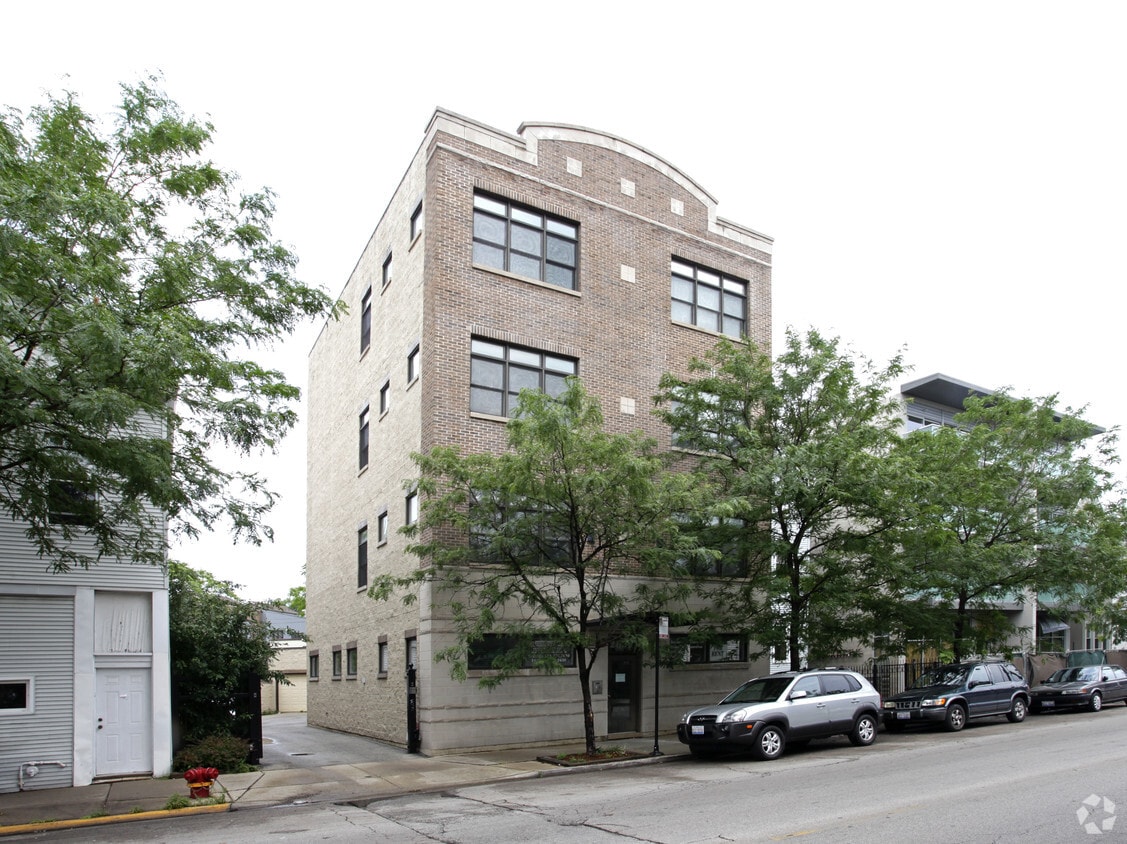 2630 W Armitage Ave, Chicago, IL 60647 Apartments in Chicago, IL