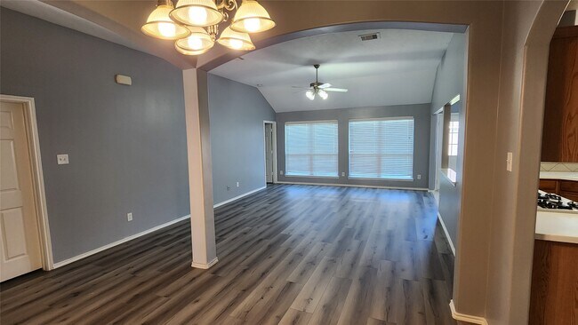 Foto del edificio - 14102 Fort Nelson Dr