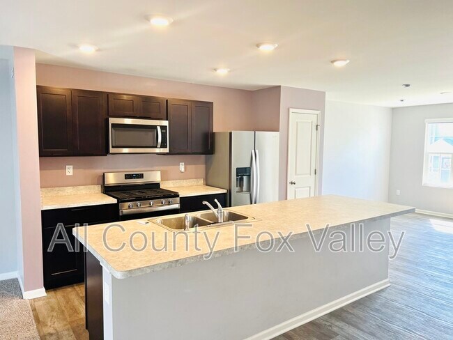 Foto del edificio - 844 Briar Gln Ct