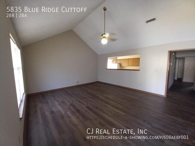 Foto del edificio - 5835 Blue Ridge Cutoff