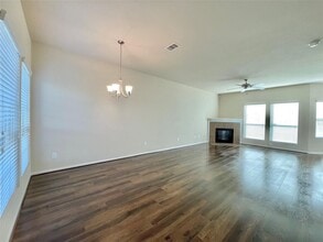 Building Photo - 14903 Vinegrove Falls Ct