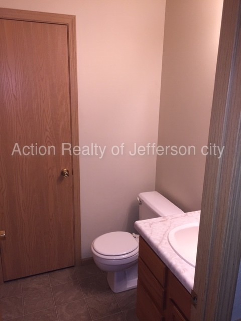 Building Photo - 3 bedroom duplex