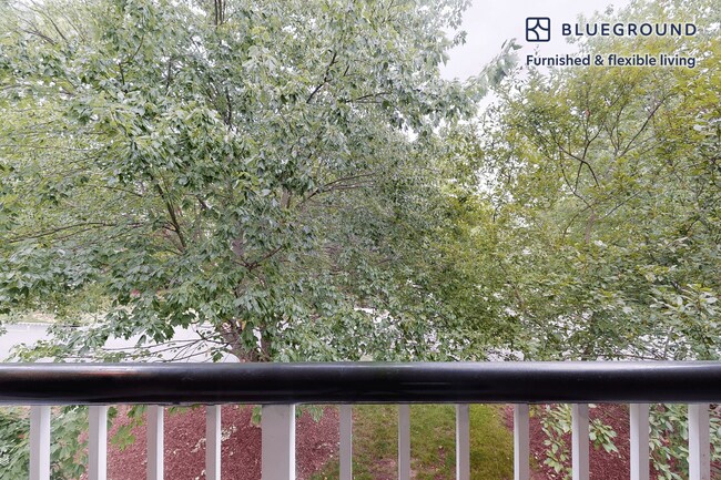 Building Photo - 100 Court N Dr