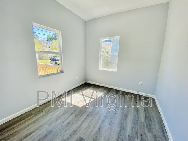 Building Photo - 3129 Marne Ave