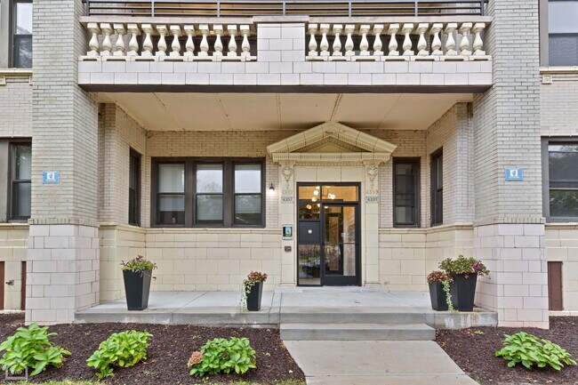 Foto del edificio - 4357 S King Dr