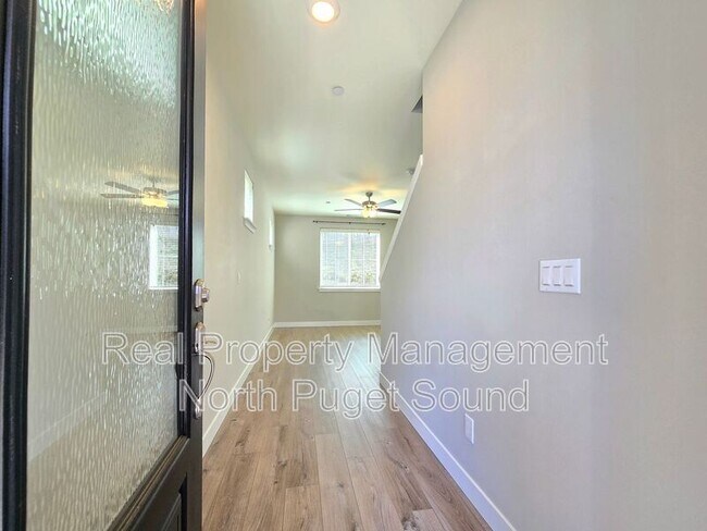 Foto del edificio - 8303 Gilman Wy
