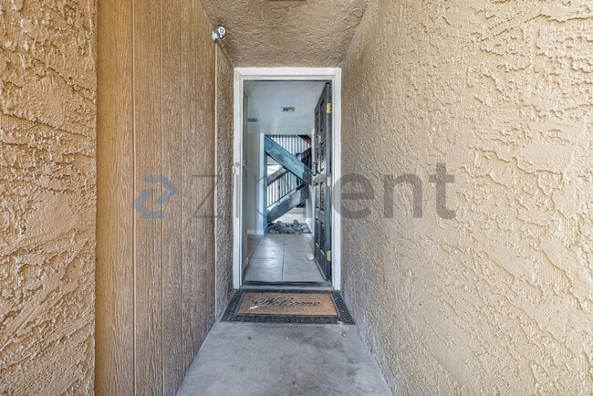 Building Photo - Unit 10