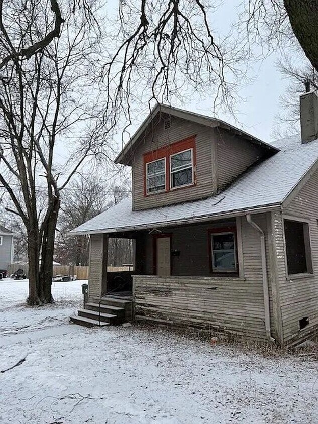 Foto principal - 3 bedroom 1 bathroom single family home