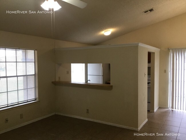 Building Photo - 5276 Meadow Rise St