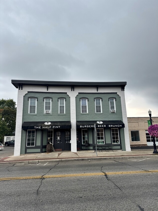 Front of Building - 211 E 5th St