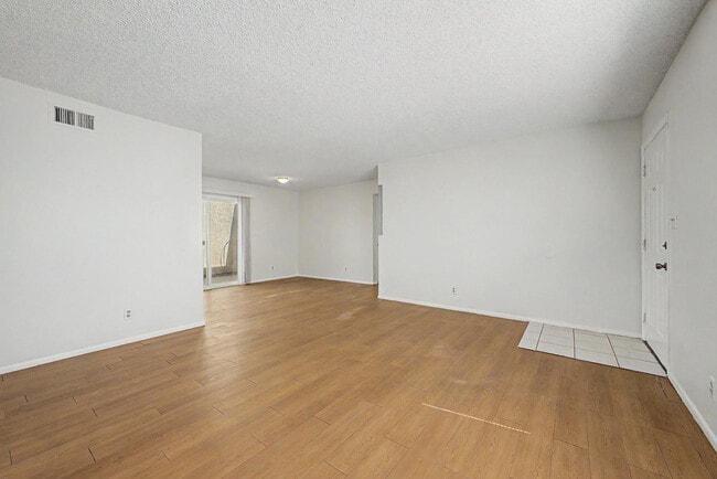 Building Photo - 2605 E Lemon St