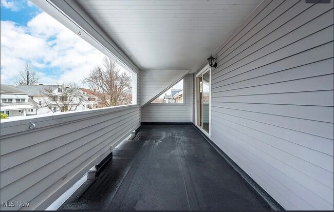 Building Photo - 2085 Chesterland Ave