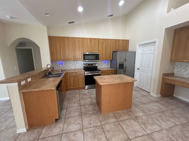 Foto del edificio - Gorgeous 4/2 wont last long