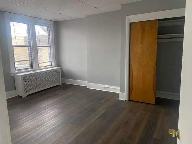 Building Photo - 3249 W Liberty Ave