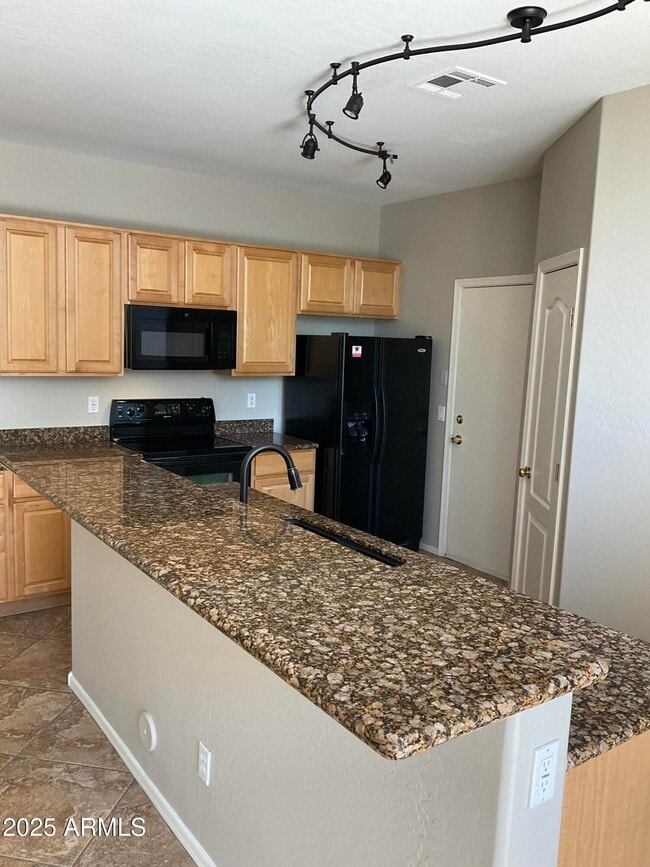 Building Photo - 1015 S Val Vista Dr
