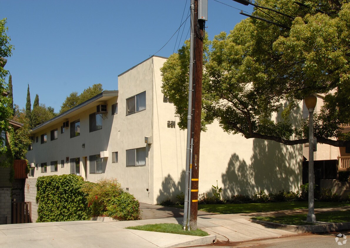Primary Photo - 231 S Catalina Ave