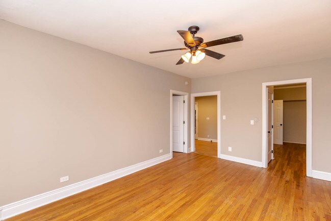 Foto del edificio - 1329 W Touhy Ave