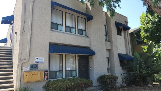 Foto del edificio - 827 Grand Ave