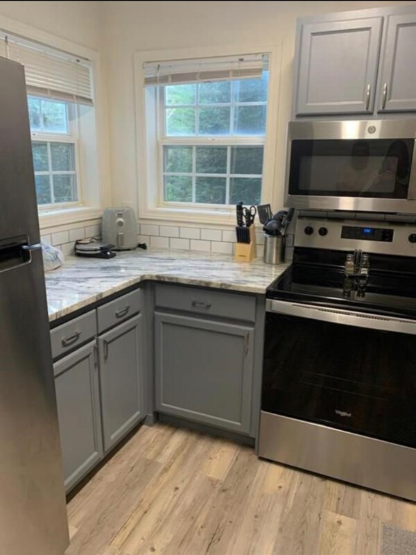 Foto del edificio - 186 University Village Dr