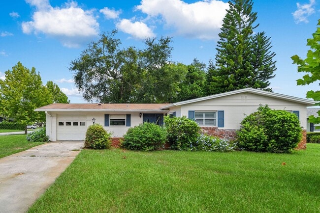 Photo - 2107 Brookview Dr House