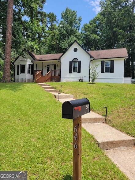 Foto del edificio - 646 Hunt Station Dr