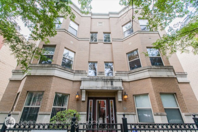 Foto principal - 1022 S Racine Ave