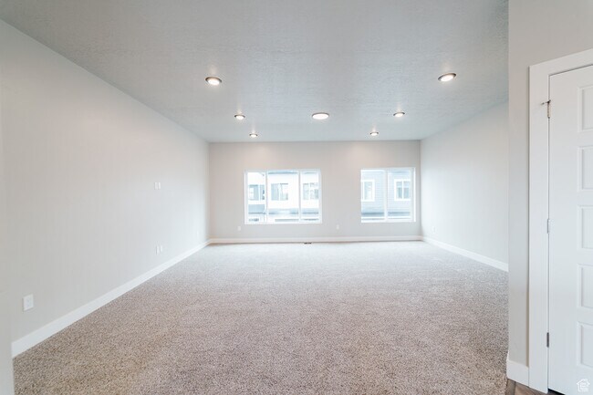 Foto del edificio - 663 E 730 N