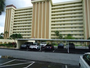 Building Photo - 4550 Cove Cir