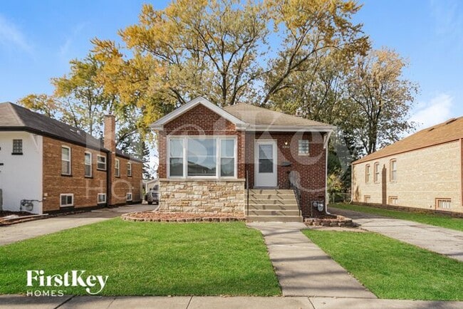 Building Photo - 8912 S Sacramento Ave