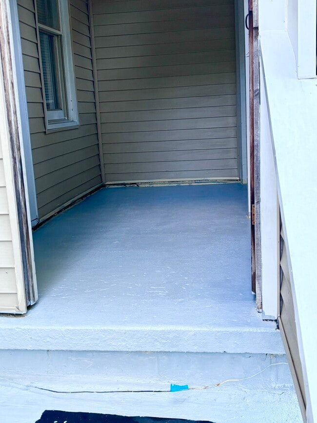 Porch - 423 Pearl St