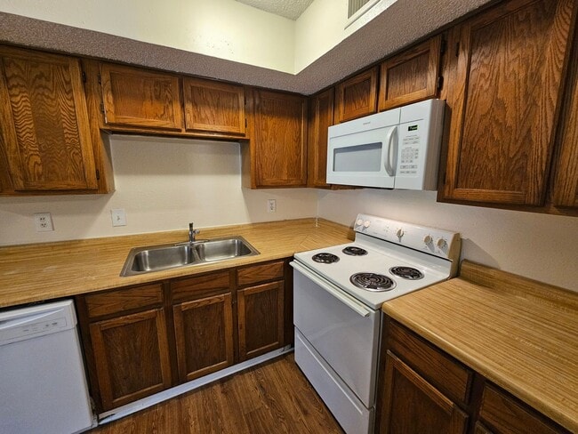 Photo - Ready for immediate move in! House