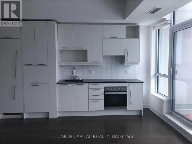 Building Photo - 30 Nelson St