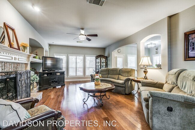 Building Photo - 3 br, 2 bath House - 2027 Thicket Trail Dr