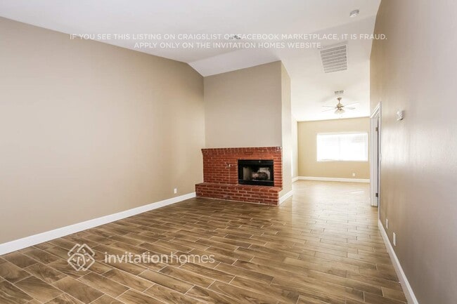 Building Photo - 490 Chelsea Dr