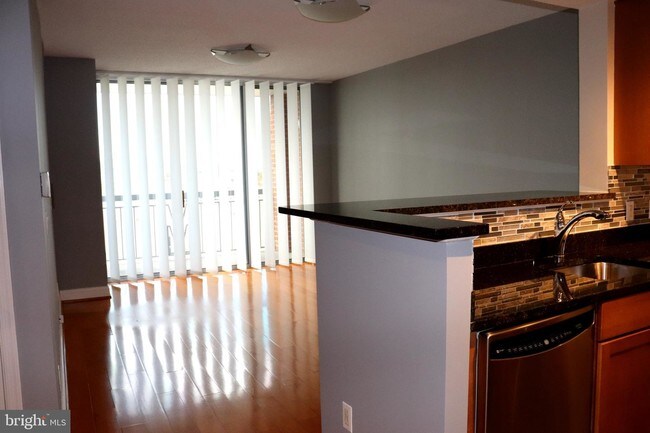 Foto del edificio - 1020 N Highland St