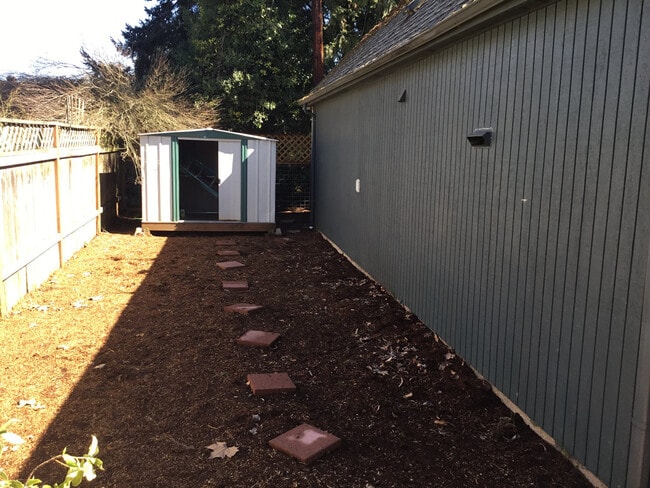 Building Photo - 2 Bedroom House in Whiteaker Area